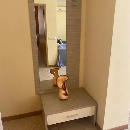 Bright, Central, 1-bed With Pool View Apartman Napospart