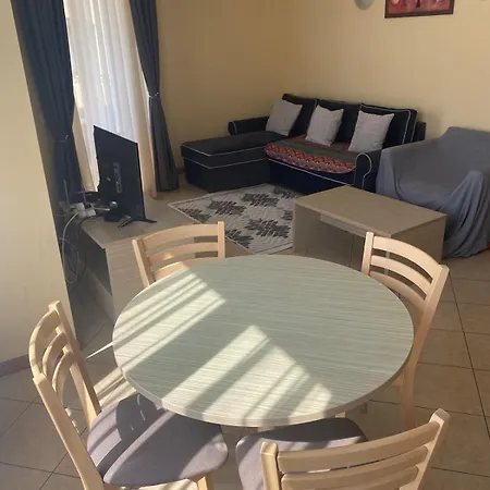 Bright, Central, 1-bed With Pool View 公寓 阳光海滩