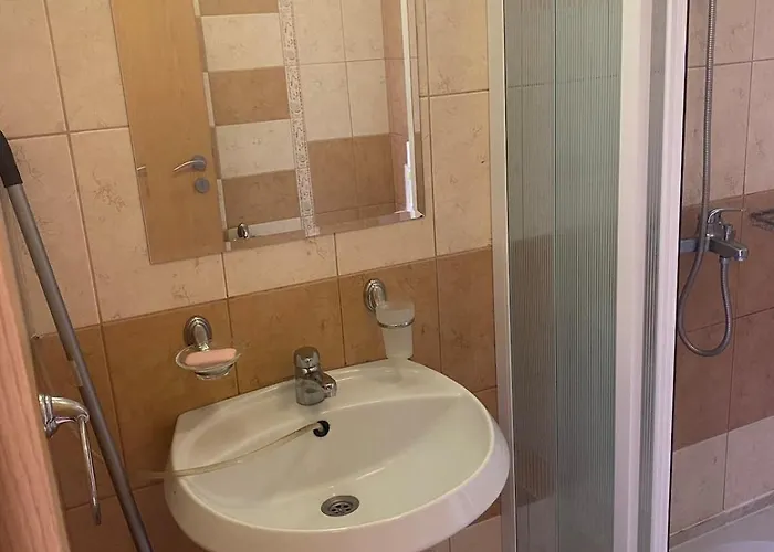 Bright, Central, 1-bed With Pool View Apartman *