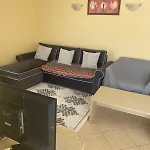 Bright, Central, 1-bed With Pool View Daire
